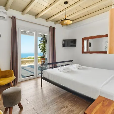 Kipos & Mykonos Town